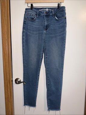 Max Studio Mid Blue Ankle Crop Skinny Jeans